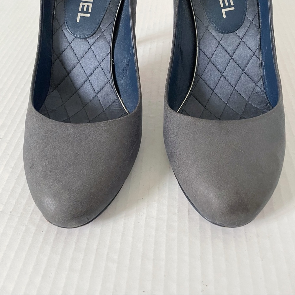 CHANEL  Lambskin Crystal CC Pumps 39.5 grey - Picture 8 of 16